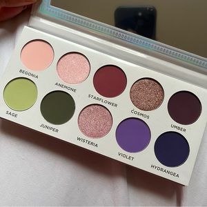 ACE BEAUTÉ VIOLET SAGE PALETTE (LIMITED EDITION) 🌸